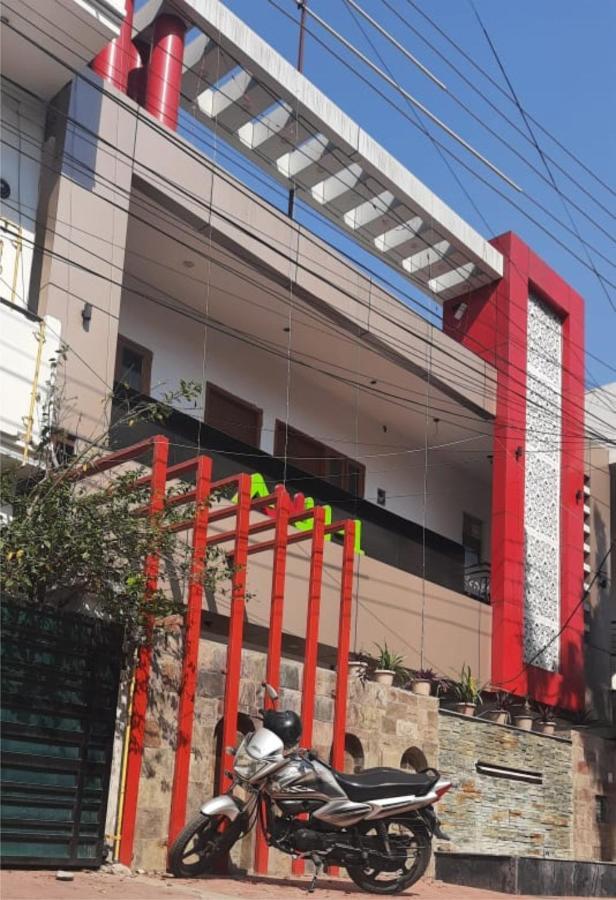 Anh Hotel Lucknow Exterior photo